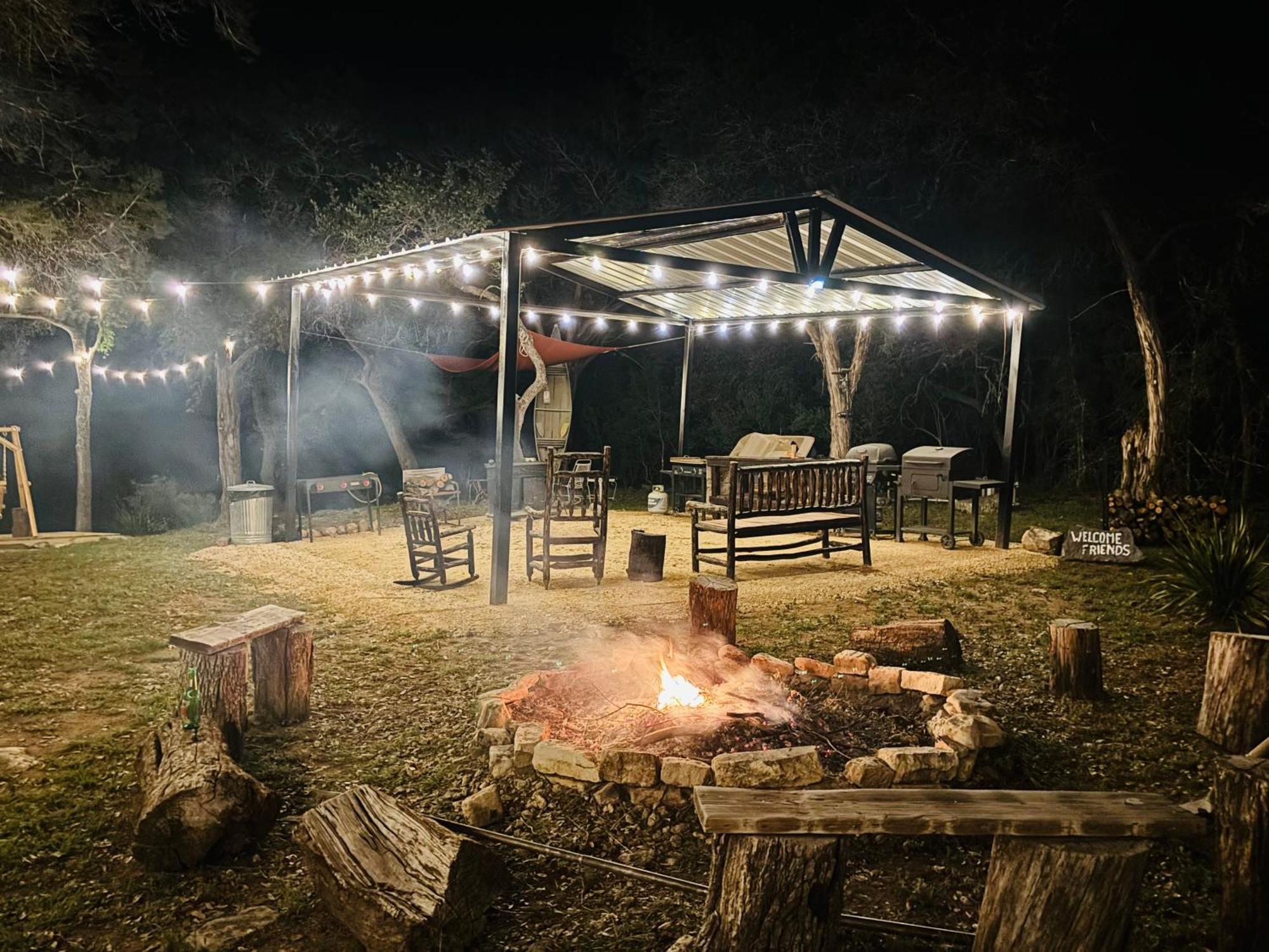 Tiny House - Our Little Piece Of Paradise Lakehills Extérieur photo