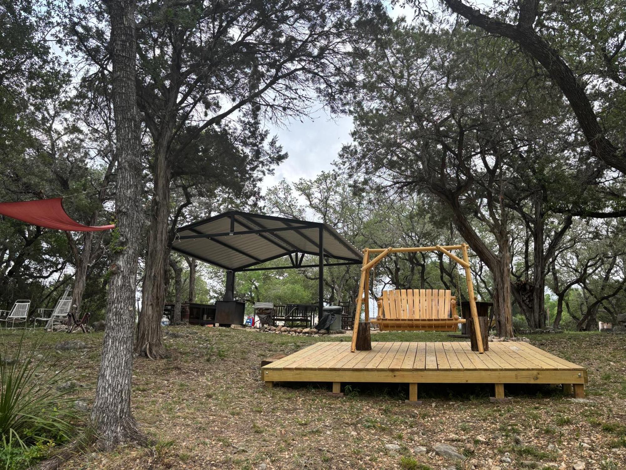 Tiny House - Our Little Piece Of Paradise Lakehills Extérieur photo